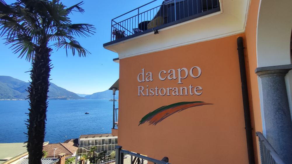 Schriftzug Ristorante da capo an der Fassade mit Seeblick in Ascona